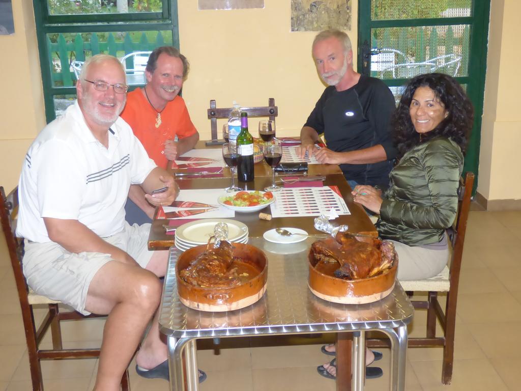Camino De Santiago Hostel กาสโตรเฮริซ ภายนอก รูปภาพ