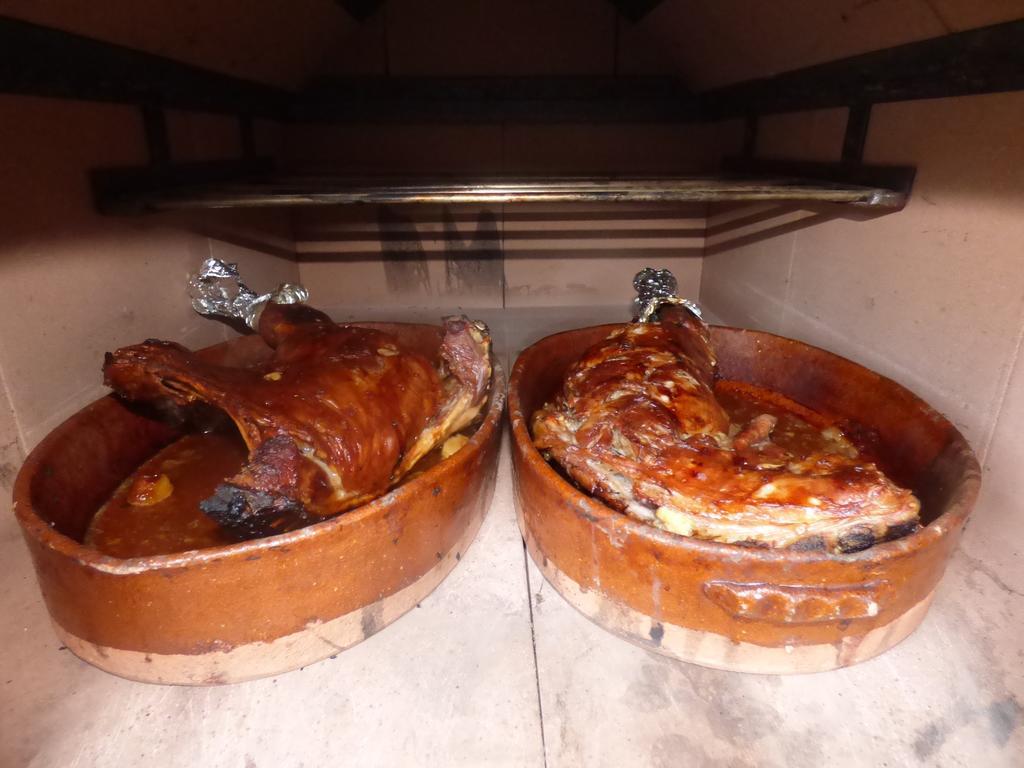Camino De Santiago Hostel กาสโตรเฮริซ ภายนอก รูปภาพ
