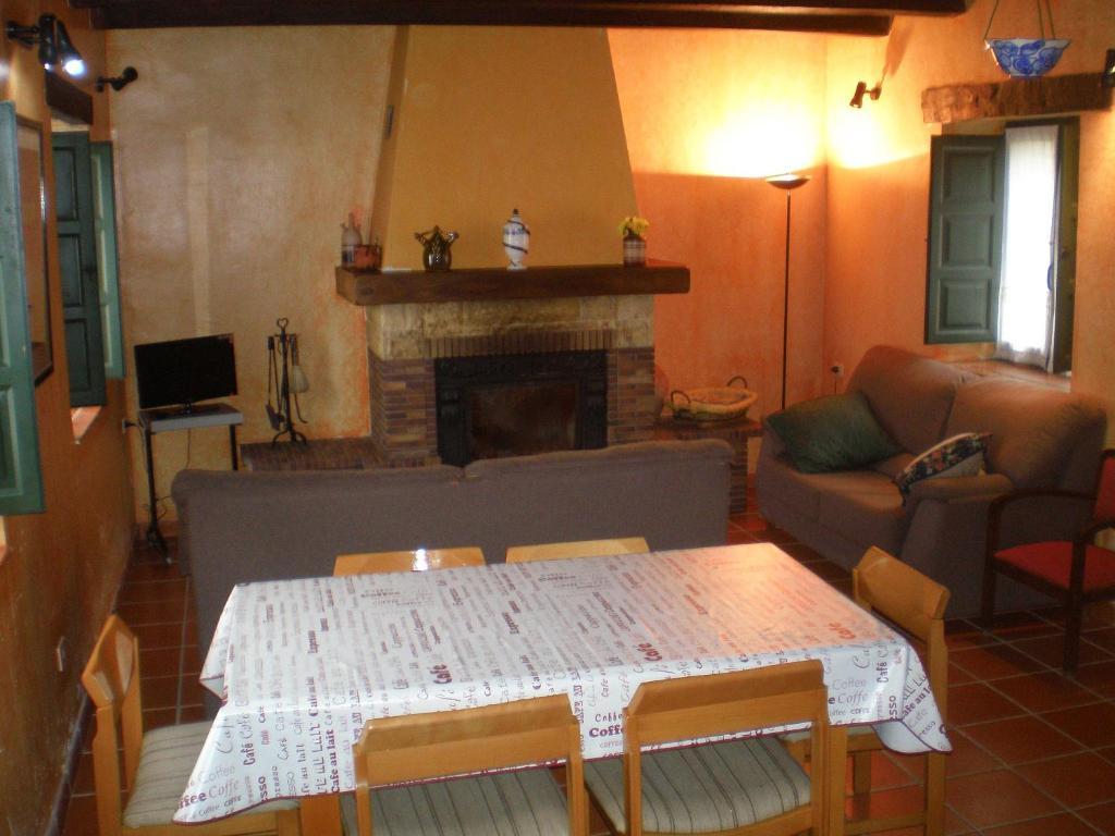 Camino De Santiago Hostel กาสโตรเฮริซ ภายนอก รูปภาพ